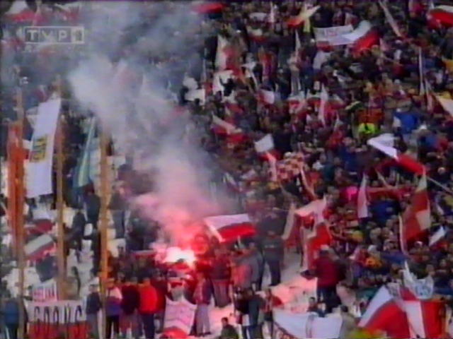 Polscy kibice w Harrachovie (TVP)